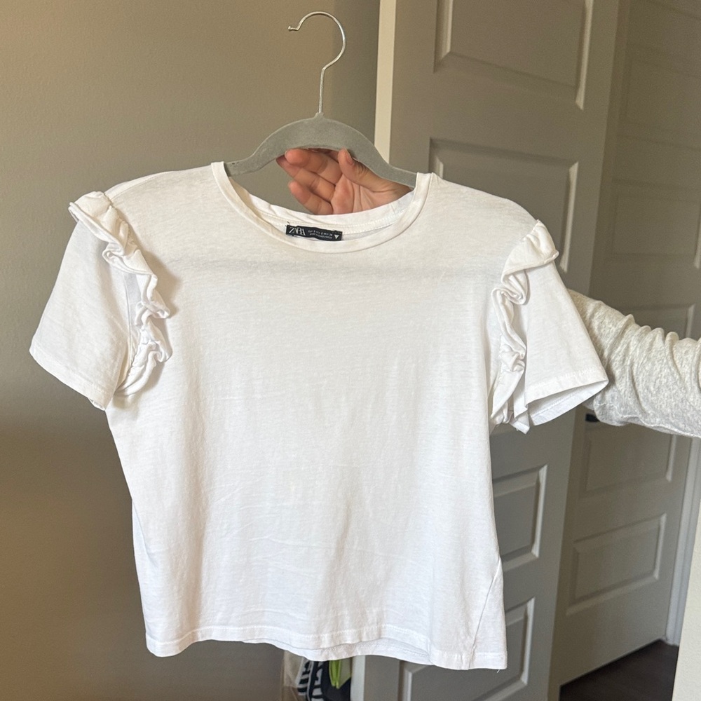Zara White Short Sleeve Ruffle Top
